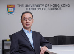 港大學者研發抗生素新藥　獲國家藥監局批准做臨床試驗 (on.cc東網, 2023 年10月11日)
