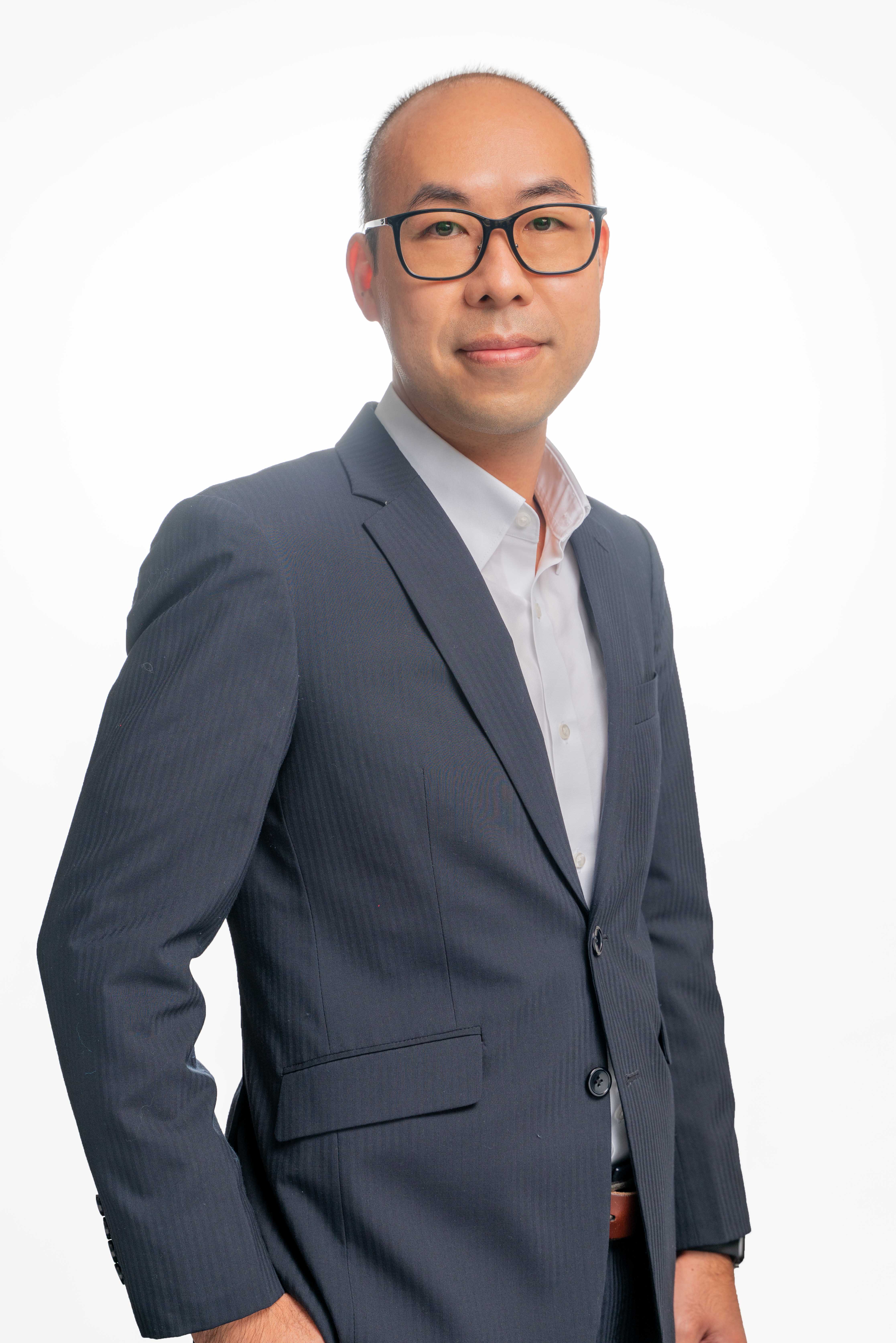Mr Ken Wong