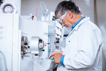 Metallo-Supramolecular Branched Polymer for Cryo-EM Sample Preparation